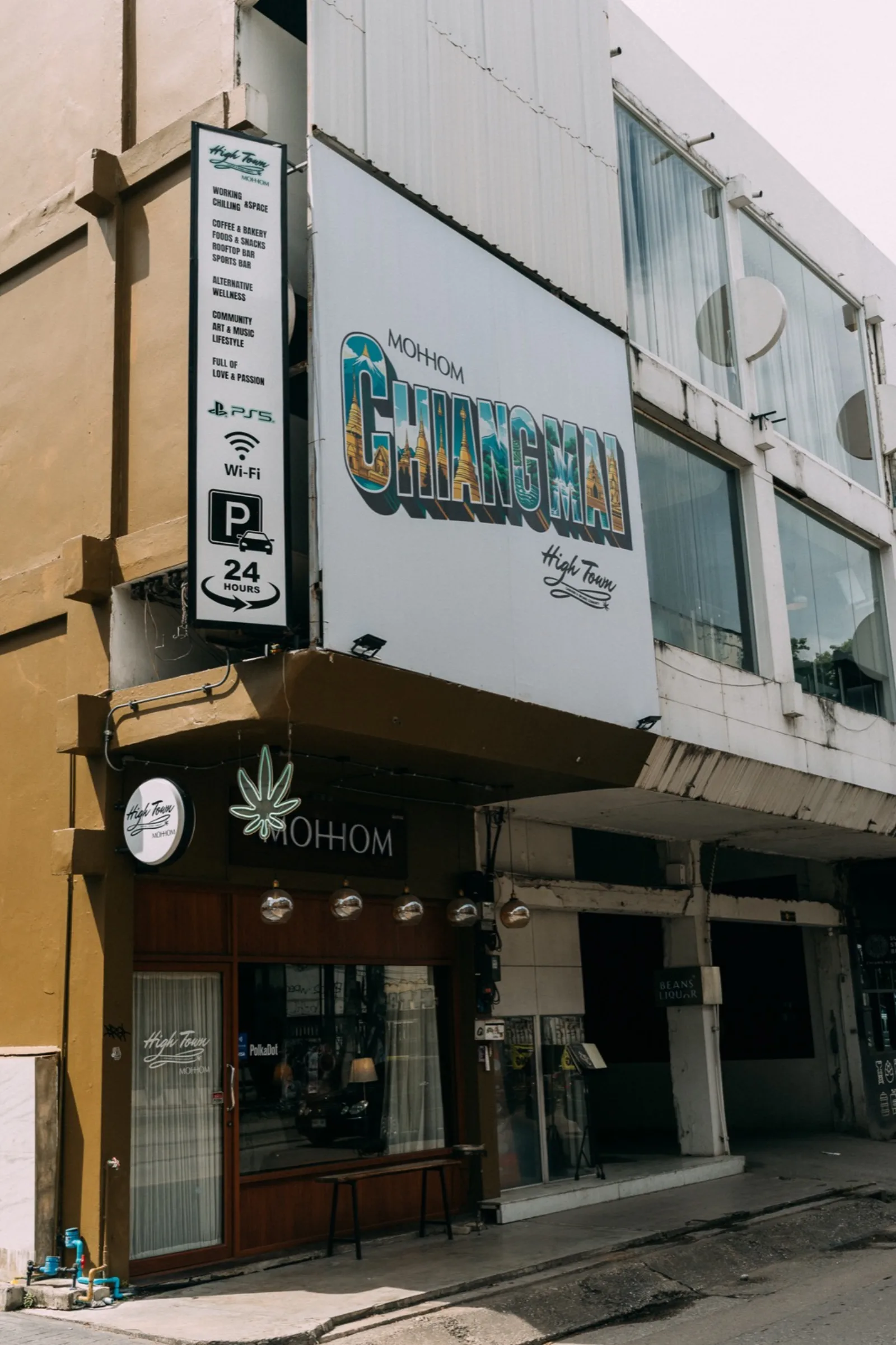 นิมมาน (ม่อฮ่อม) — บรรยากาศภายในร้าน 2