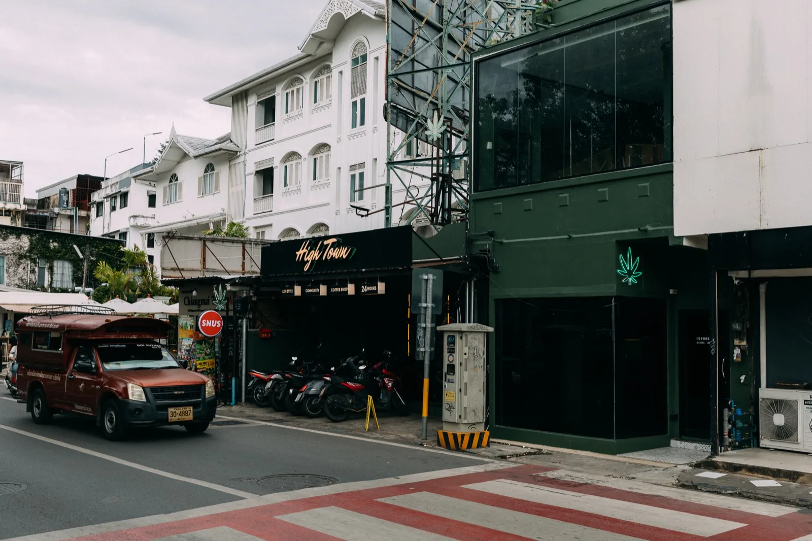 ท่าแพ — บรรยากาศภายในร้าน 3